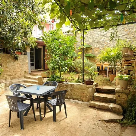 Σπίτι διακοπών Nice Old Traditional House In *