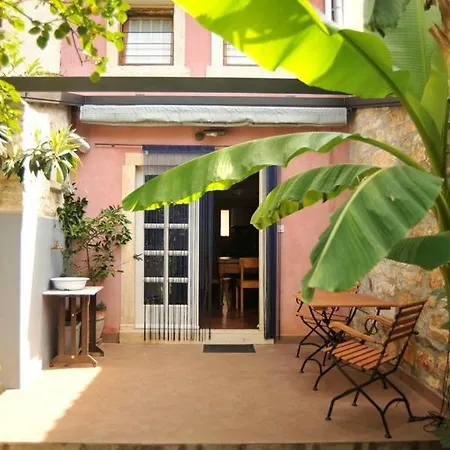 Σπίτι διακοπών Nice Old Traditional House In